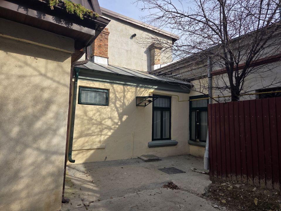 Casă istorică în inima Galațiului – fotografia 38 din 50