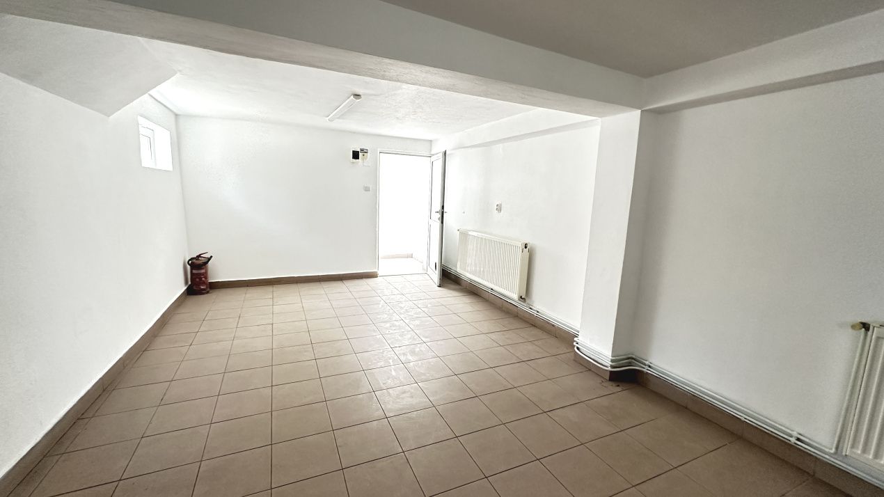 Spatiu Comercial 105 mp Finisat la Bulevard cu vad comerc loc parcare – fotografia 5 din 9