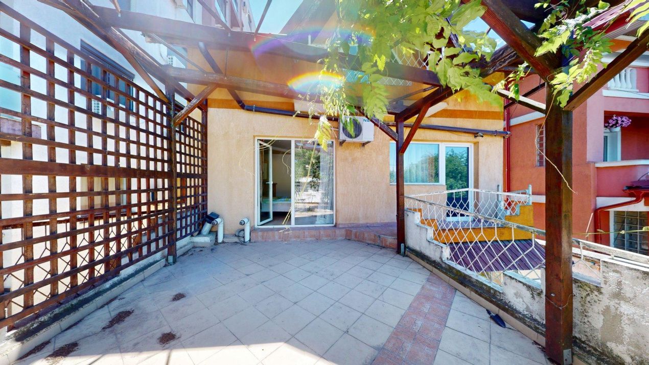 Vila cu 7 camere de inchiriat+ gradina + piscina  Prelungirea  Ghencea – fotografia 30 din 33