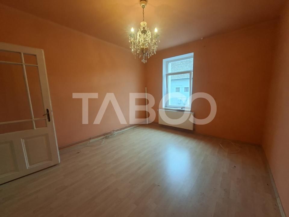 Apartament la casa de vanzare 2 camere garaj curte comuna cu 2 vecini – fotografia 2 din 10