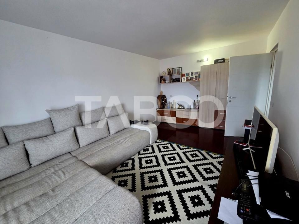 Apartament 3 camere decomandat de vanzare 72 mp balcon 7 mp – fotografia 2 din 10