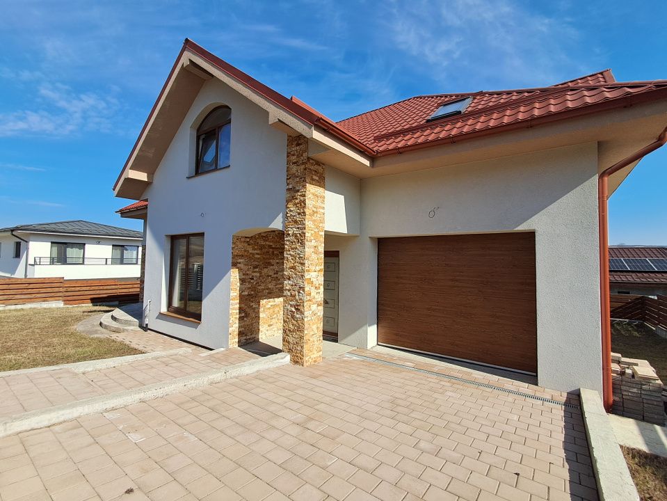 COMISION 0% CUMPARARE/Casa INDIVIDUALA teren 570 mp,CHINTENI – fotografia 1 din 18