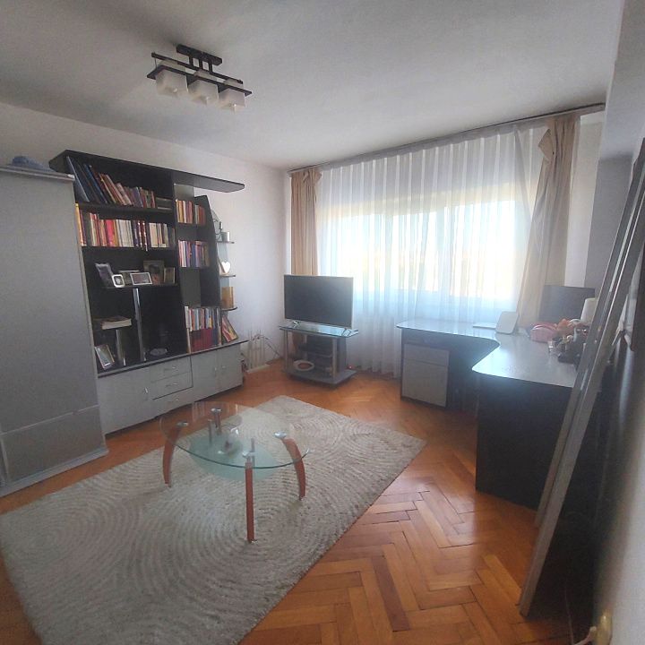 Apartament 2 camere decomandat  Cetate – fotografia 5 din 7