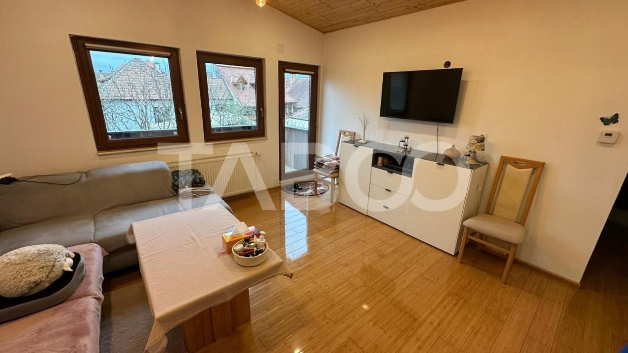 Casa cu acces auto cu 2 apartamente separate garaj  Piata Cluj Sibiu – fotografia 3 din 19
