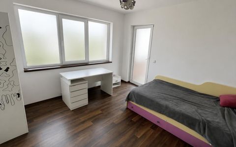 Apartament 3 camere, 62 mp, garaj, zona Sesul de sus!