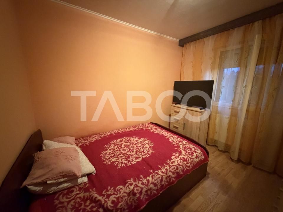 Apartament 3 camere etaj 3 boxa la subsol aer conditionat 62 mpu – fotografia 1 din 9