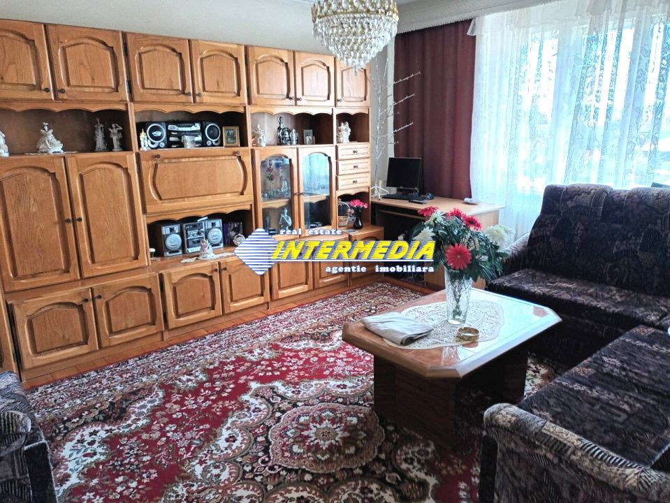 Casa de vanzare cu 4 camere in Cetate S+P+E zona Schit cu teren aferent 800 mp – fotografia 1 din 11