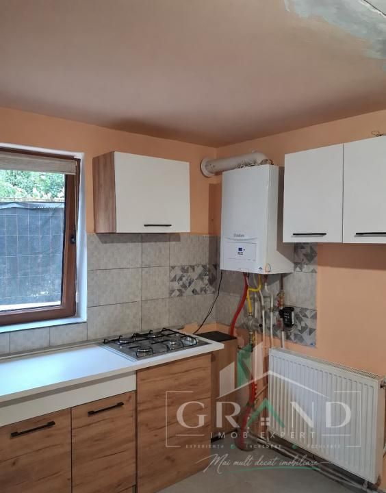 Un loc al tău, cu acces la curte și parcare, în Plopilor | Apartament 38 mp – fotografia 2 din 5