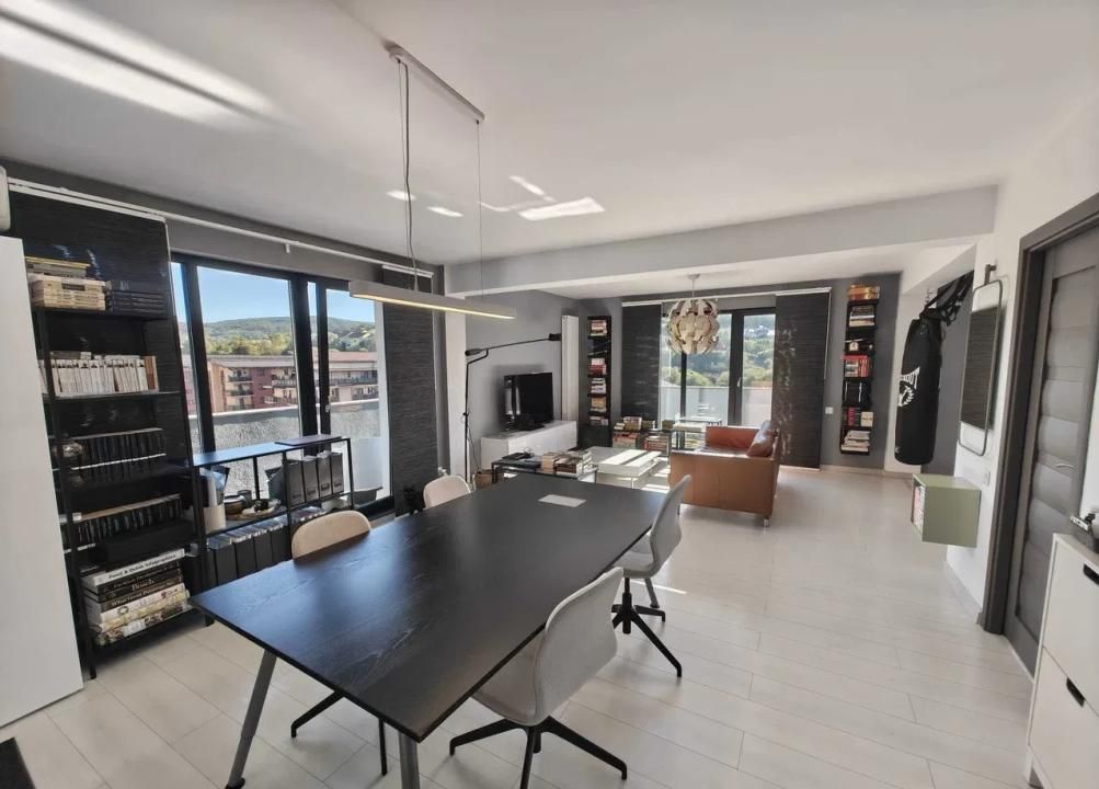 Apartament 3 camere 70mp cu terasă 50 mp , parcare inclusă – fotografia 2 din 7