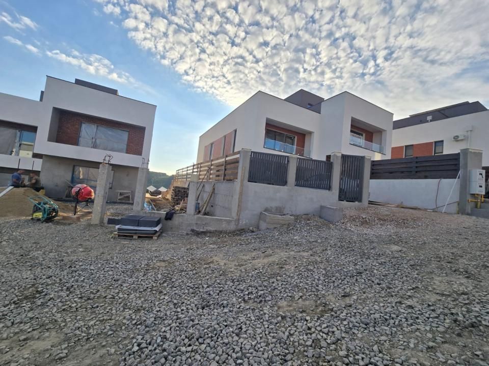 Duplex cu 180 mp utili, terasă panoramică și teren 250 mp | Zona Vivo – fotografia 2 din 13