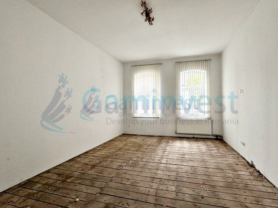 Casă ultracentrală cu apartament și demisol, zona Republicii pietonala, Oradea – fotografia 1 din 11