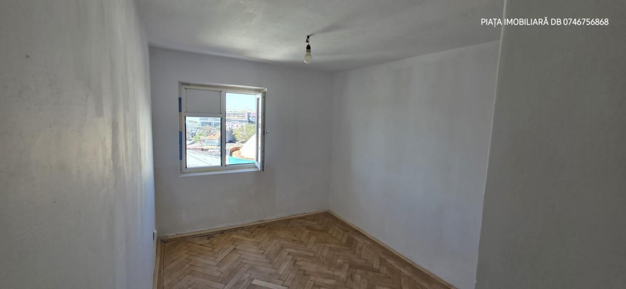 Apartament 4 Camere – Vedere Panoramică pe 2 zone diferite – Zona Piața 1 Mai – fotografia 6 din 12
