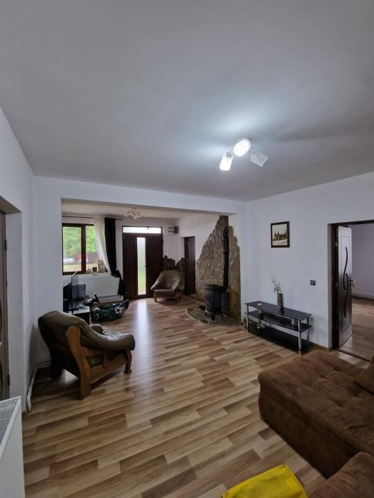 Casă cu piscină de vânzare – Răzvad, Dâmbovița – fotografia 5 din 18