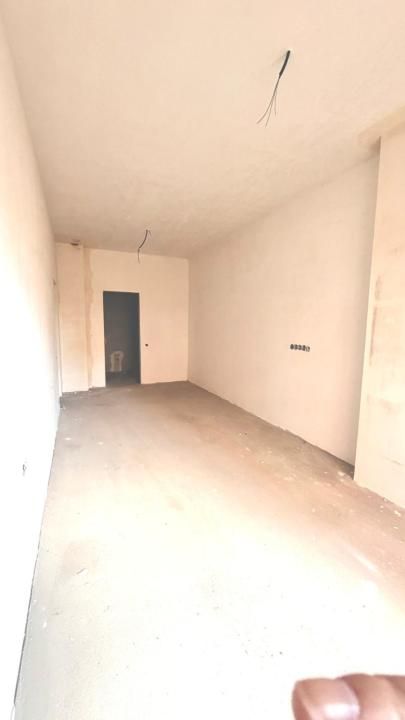 Apartament de 78mp utili(4 camere,2 băi, terasă)bloc nou,parter înalt – fotografia 2 din 5