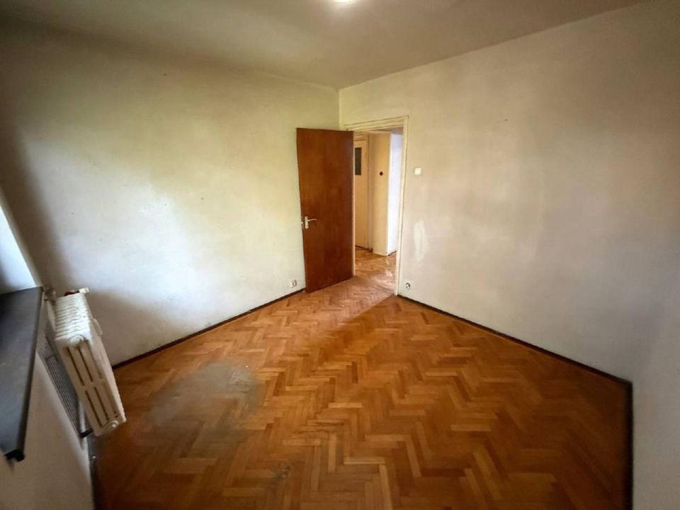 Apartament 4 camere -5 minute de mers  pana la metrou Costin Giorgian – fotografia 3 din 16