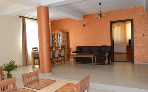 Casa cu 8 camere de inchiriat, Sanmartin, Bihor