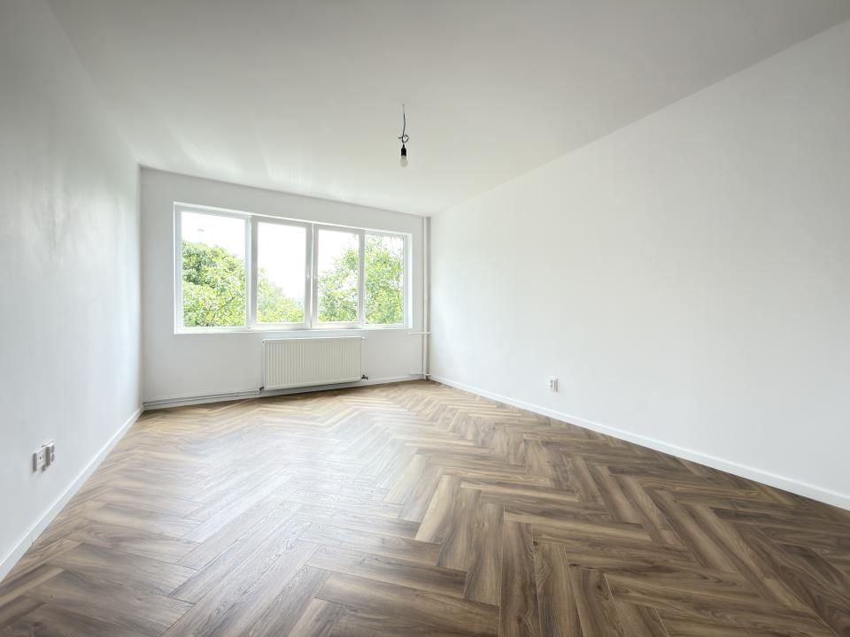 Apartament 2 Camere, 48 mp utili, semidecomandat, Etaj 3, Lift - Gheorghe Lazar – fotografia 1 din 12