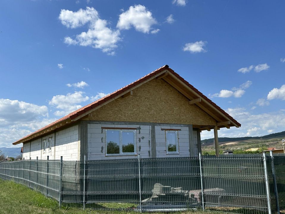 Casa in Rosu Teren 570 mp sau 1134 mp Terasa mare imprejmuit Barabant Alba – fotografia 19 din 21