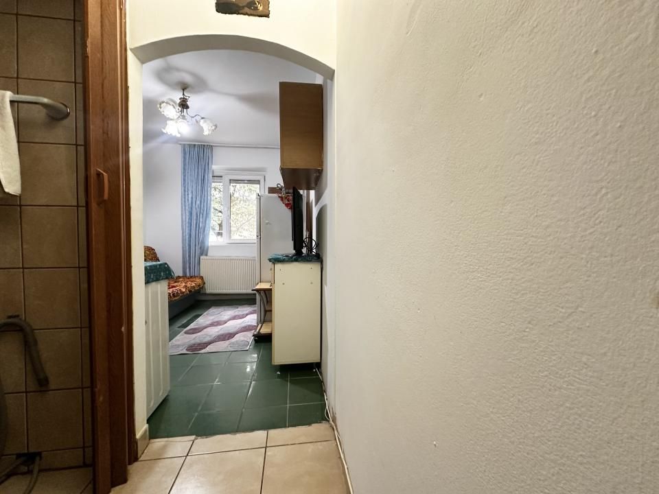 Garsoniera mobilata, in zona linistita - Dambovita – fotografia 4 din 5