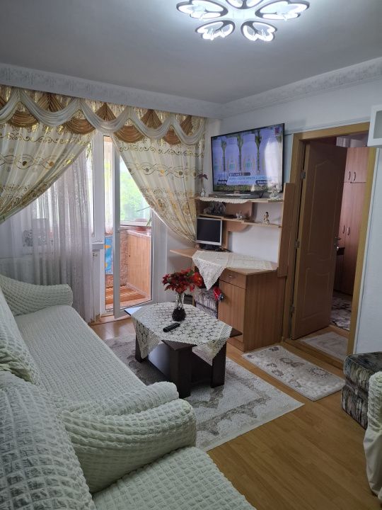 Apartament 2 camere de vânzare în zona Km 4-5 – mobilat, etaj intermediar – fotografia 1 din 12