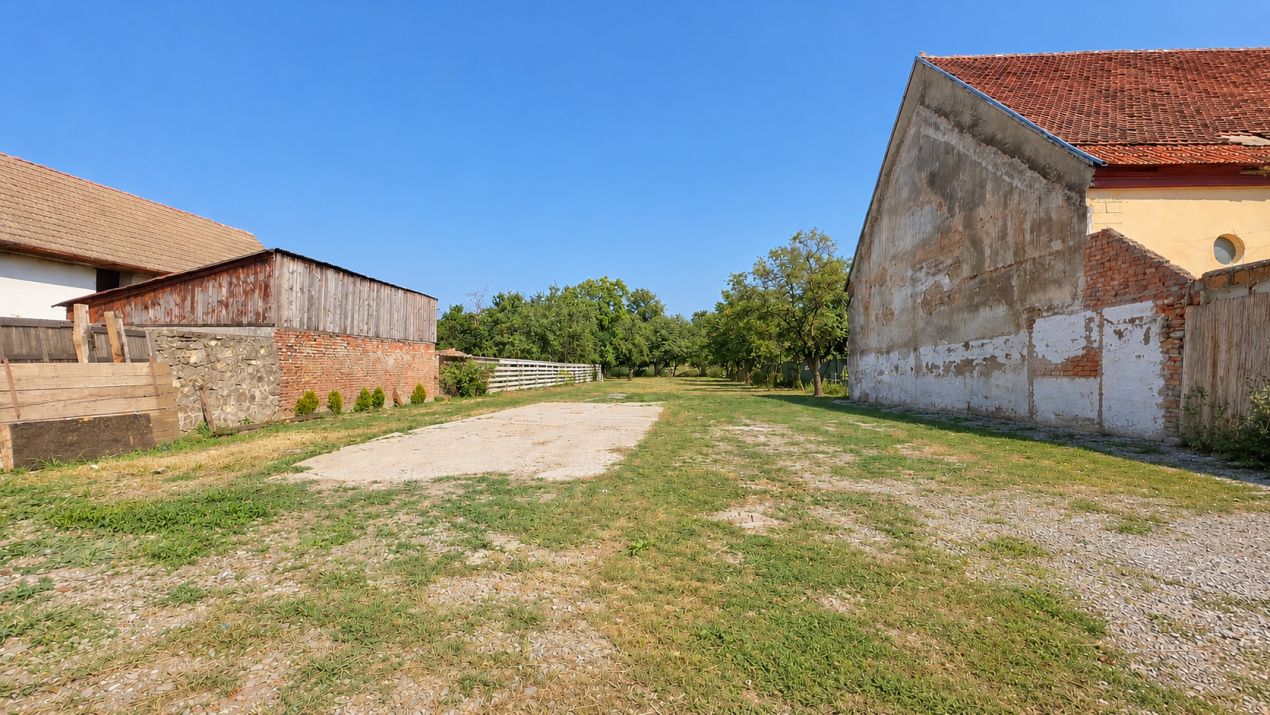 Proprietate deosebita | Teren 1.692 mp  |Tarlungeni Centru | – fotografia 11 din 36