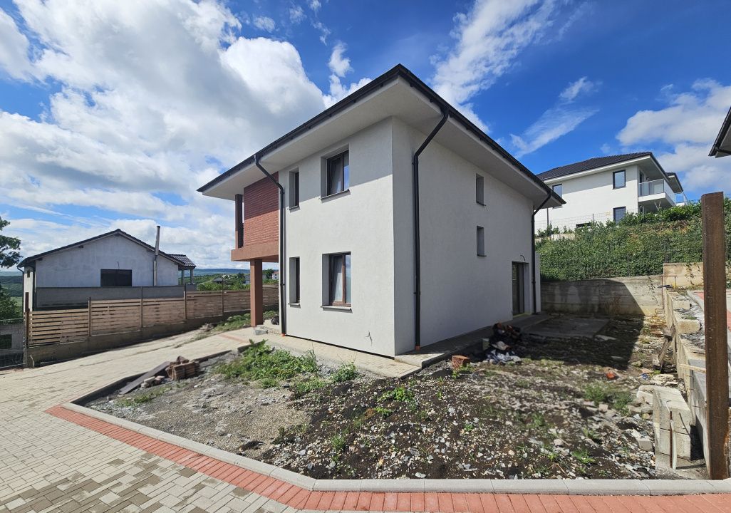 Casa NZEB cu panouri fotovoltaice in Dezmir – fotografia 3 din 24