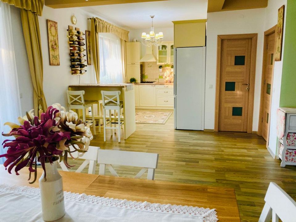 Duplex 120 mp utili ,300 mp teren, piscina, Zona Urusagului! – fotografia 9 din 28