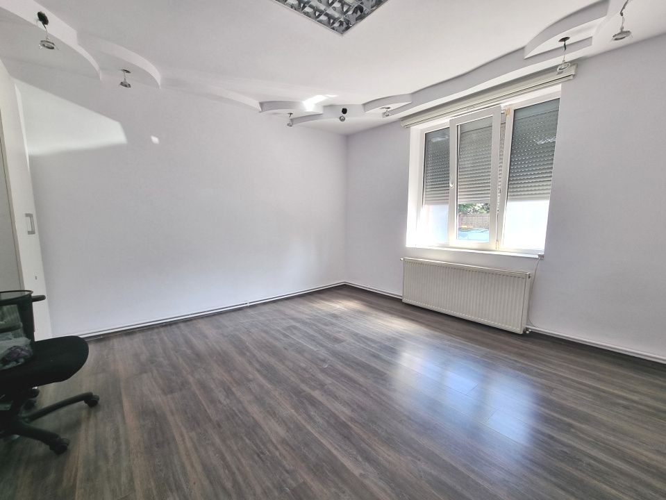Spatiu de birouri cu 3 locuri de parcare, cartier Intre Lacuri – fotografia 3 din 11