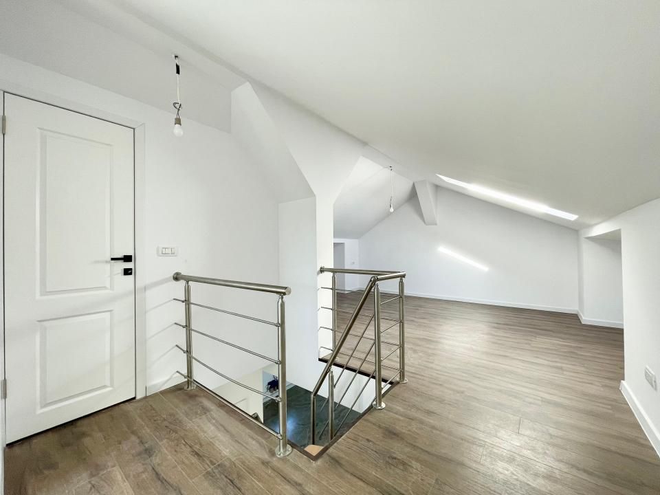 Duplex 4 camere, 94mp utili, 275mp teren - Mosnita Noua – fotografia 9 din 11