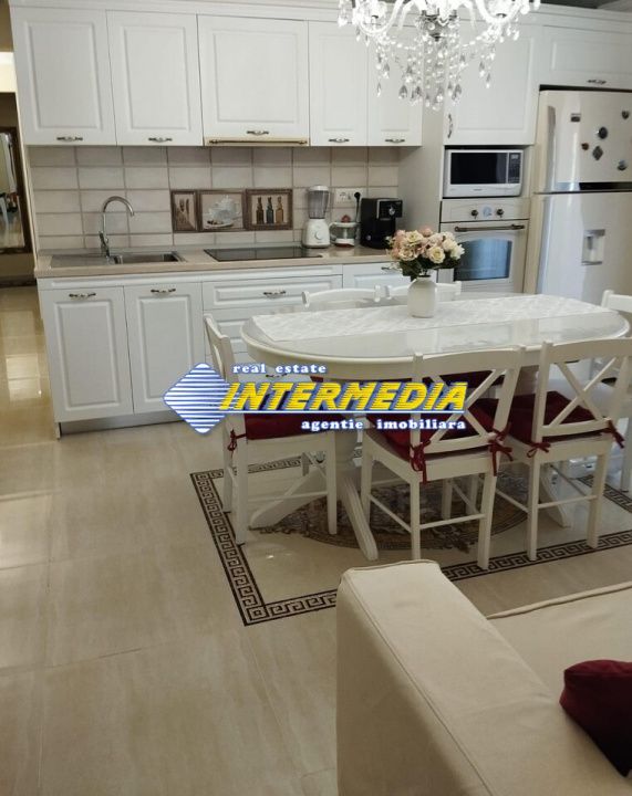 Apartament 2 dormitoare + living  Alba Iulia zona Mall – fotografia 1 din 10