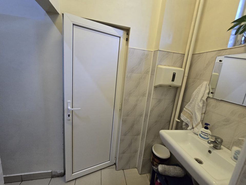 VANZARE SPATIU COMERCIAL PARTER  ZONA 9 MAI – fotografia 13 din 17