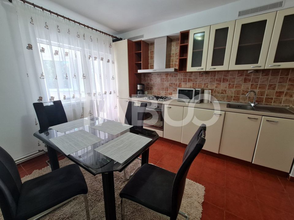 Apartament spatios cu 3 camere si 2 bai plus balcon in zona Central – fotografia 2 din 11