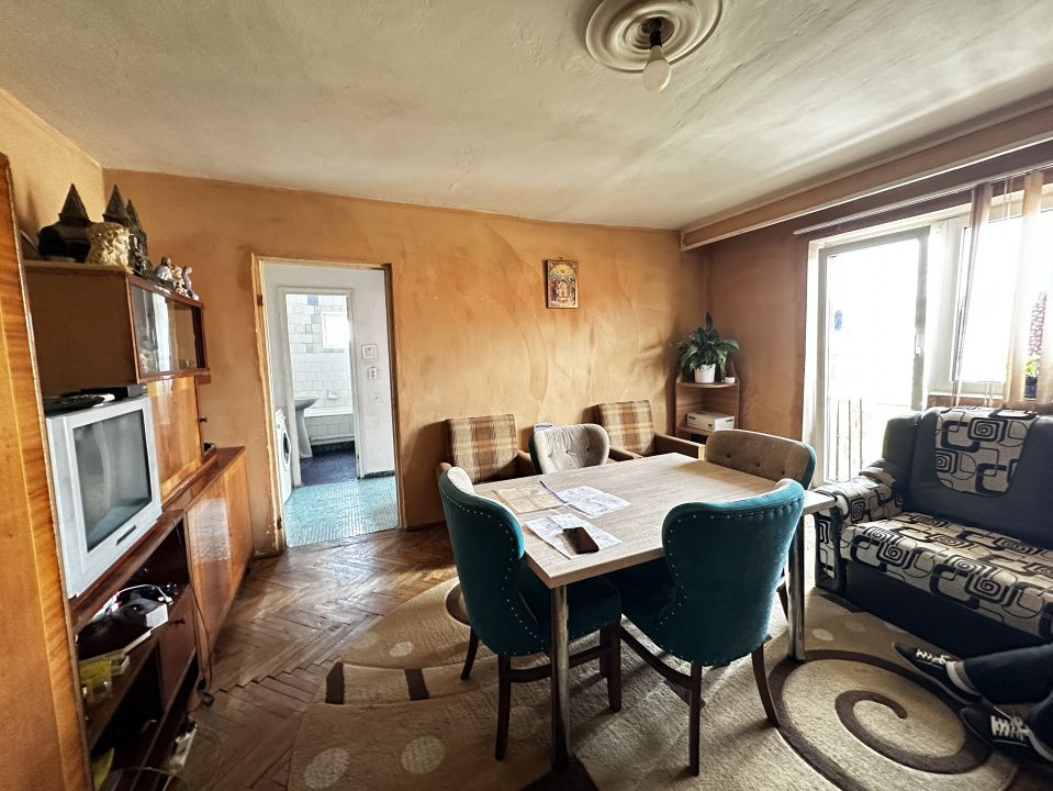 Apartament 3 Camere Vanzare CETATE Flanco Etaj 1, Nefinisat, Centrala Termopane – fotografia 3 din 16