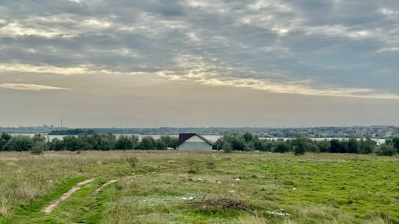 Teren intravilan Lumina, lac si canalul Dunare-Marea Neagra pentru investie – fotografia 1 din 10
