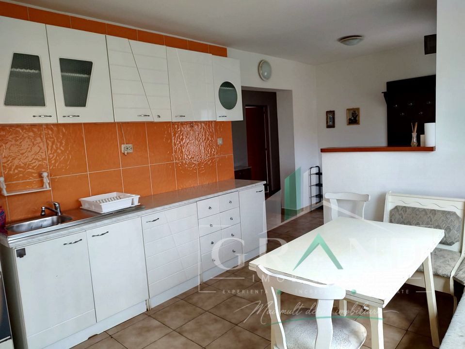 Casa individuală de închiriat | 3 camere | Curte | Terasă | Garaj | Gazon | Jucu – fotografia 1 din 11