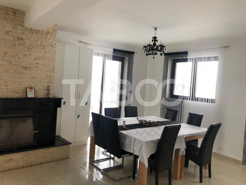Casa individuala 7 camere cu 500 mp teren in Selimbar – fotografia 3 din 27
