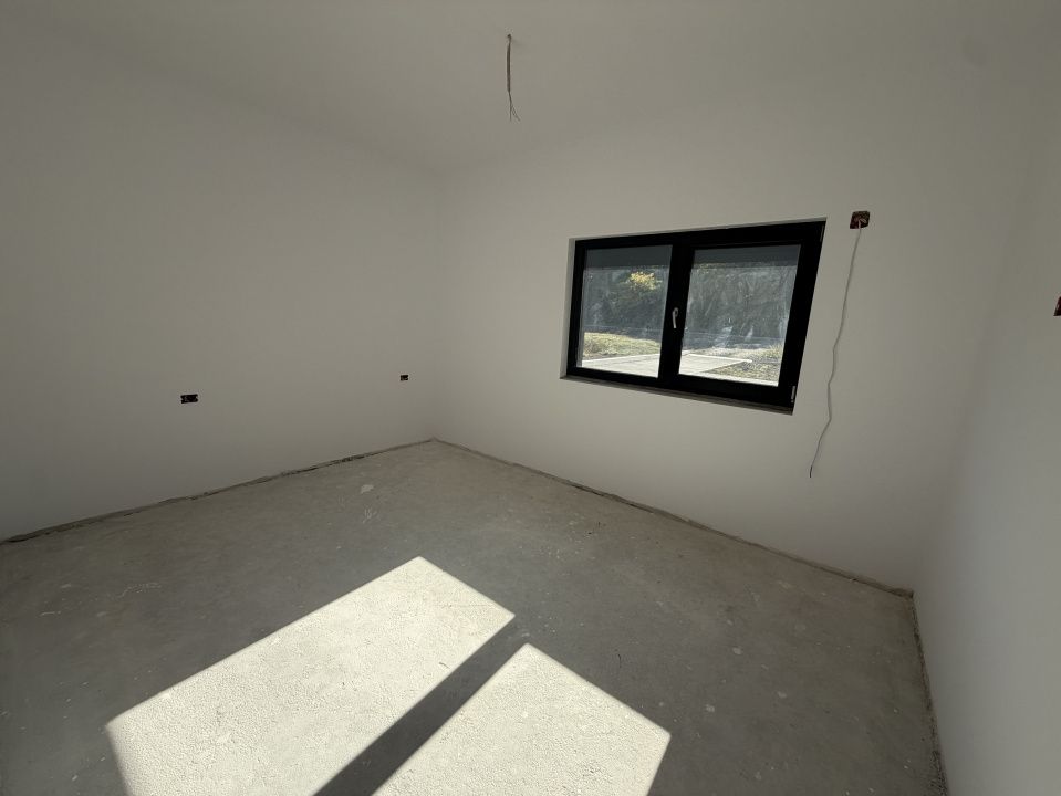 P5034 Apartament DECOMANDAT cu 3 camere zona LAC DUMBRAVITA,ETAJ 1, 2 Parcari – fotografia 31 din 35