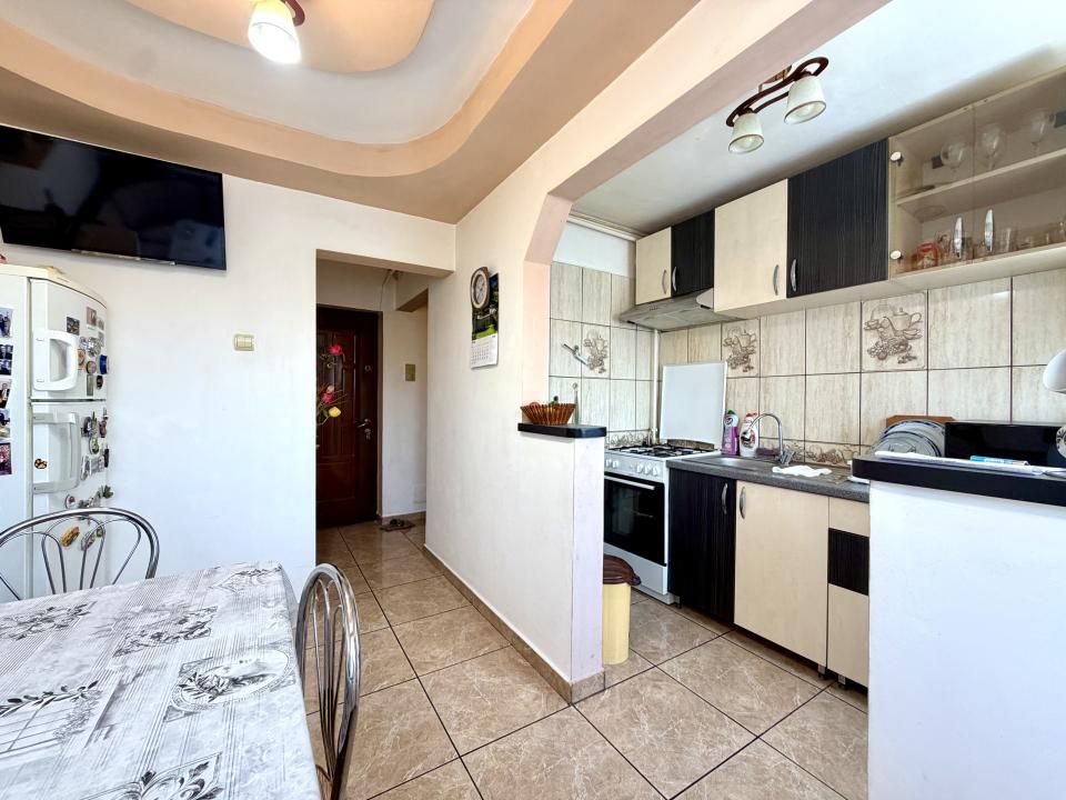 Apartament spatios, 4 camere, mobilat/utilat cu boxa in CF - zona Dacia – fotografia 4 din 11