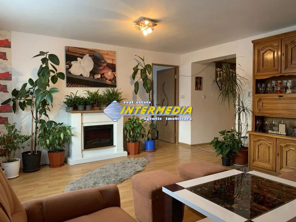 Casa de vanzare P+E Alba Iulia zona Centru finisata pretabila pensiune – fotografia 1 din 8