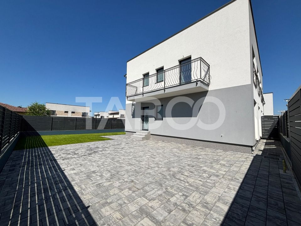 Casa de vanzare in Selimbar acces auto in curte si 2 locuri de parcare – fotografia 1 din 8