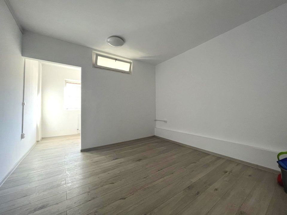 Inchiriere Spatiu Comercial la Bulevard 34 mp. finisat si utilat complet – fotografia 10 din 14