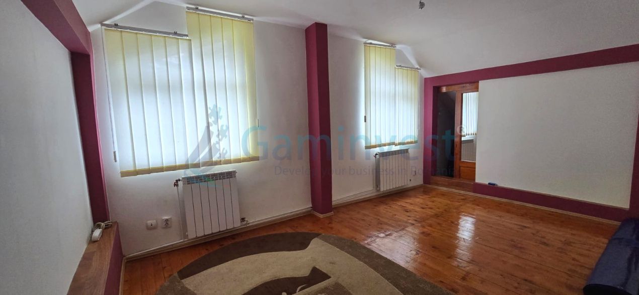 Casa cu dublu front stradal,zona Ecaterina Teodoroiu,Oradea – fotografia 1 din 19