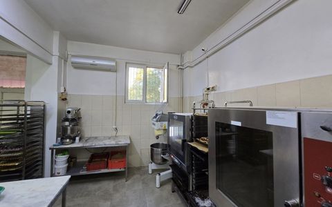 VANZARE SPATIU COMERCIAL PARTER  ZONA 9 MAI