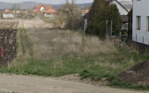 Teren intravilan 3.220 mp , cu front de 12 , Jucu de Mijloc.