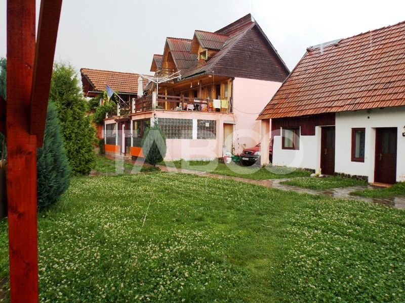 Pensiune de vanzare 13 camere si teren 3000 mp la cheie Comision 0% – fotografia 3 din 53