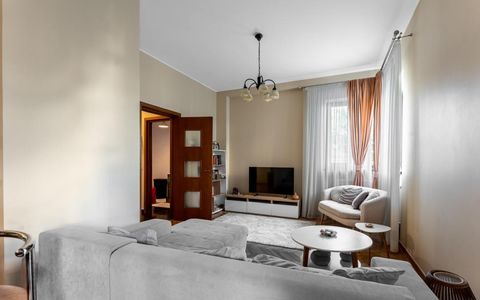 7 Camere | 2016 | 7 minute metrou | 200 mp teren | 2 x Parcare