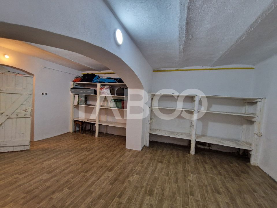 Apartament central 4 camere spatiu comercial garaj si pivnita Sibiu – fotografia 12 din 16
