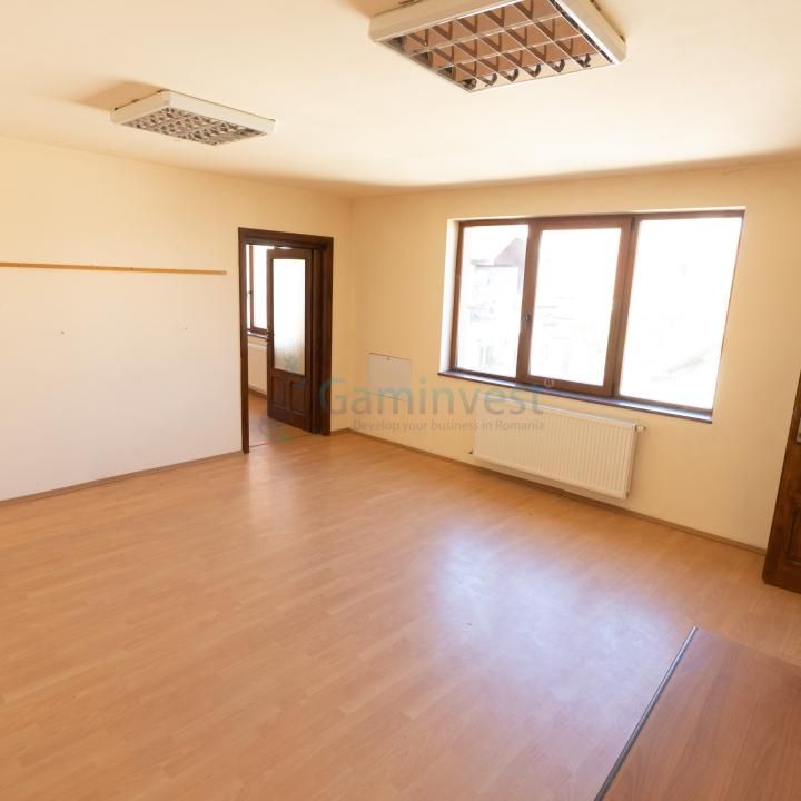 Cladire de inchiriat in Oradea, 382 mp cu 3 nivele, multifunctionala – fotografia 9 din 29