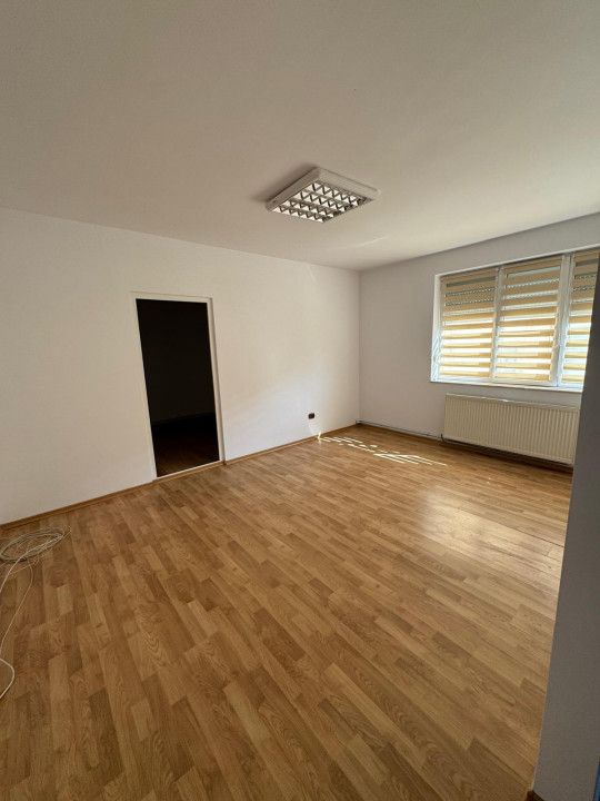 Apartament 2 camere ultracentral – lângă Primăria Pitești – fotografia 2 din 6