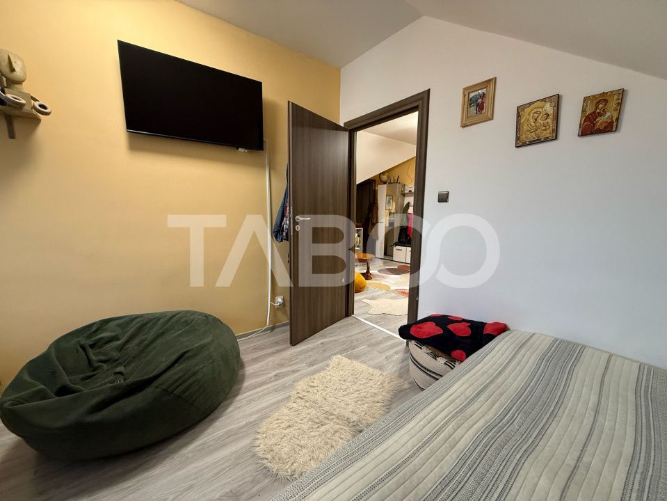De vanzare mansarda 72 mpu 2 dormitoare zona de interes Tilisca – fotografia 10 din 11